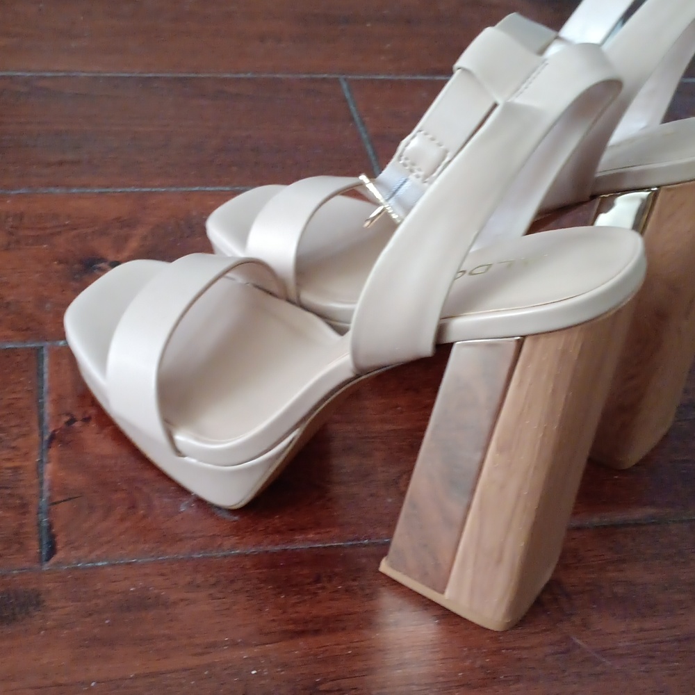 Aldo Sandals